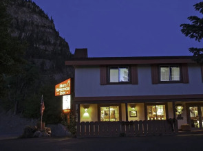 Hot Springs Inn