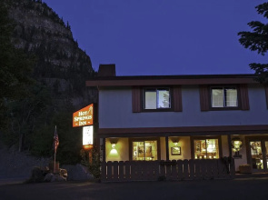 Hot Springs Inn