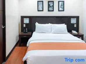 RedDoorz Plus @ Hotel Esse