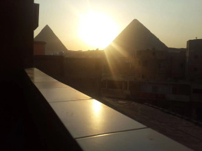 Pyramids Plateau Inn