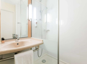 Sunshine Hotel And Residences