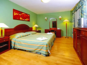 Beautiful Apartments in Jelsa, With Pool