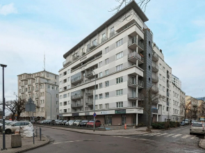 Apartment With 3 Bedrooms by Renters