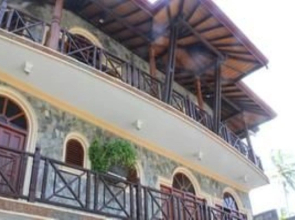 Warahena Beach Hotel