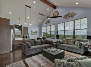 West End Nest With Hot Tub!