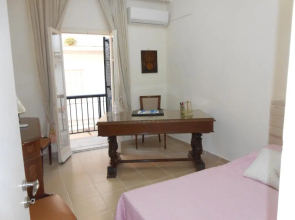 Elena's old Corfu town apartment