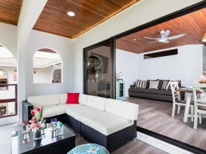 Flamingo Marina Cove 404- Oceanfront condo