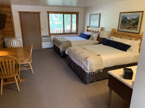 River's Fork Lodge