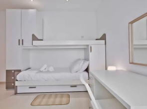 Stunning Sliema 2 Bed Apt Meters Away From Beach