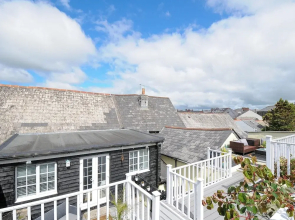 Stone's Throw Cottage