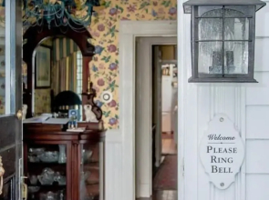 Harbor Knoll Bed & Breakfast