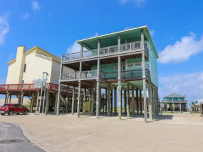 A Wave From It All Stay ON the Beach With Ocean Views From 2 Decks