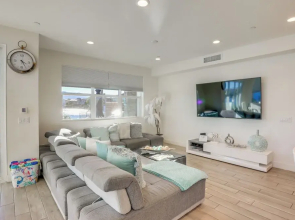 Lake & Mountain Views: Indio Oasis w/ Pool