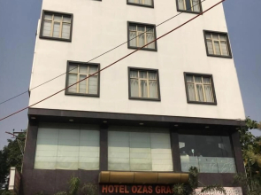 Hotel Ozas Grand