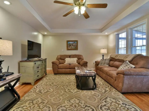 Gorgeous home with hot tub just 7 miles to downtown Asheville!