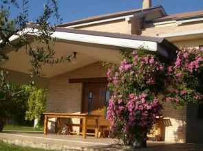 Villa Naira B&b