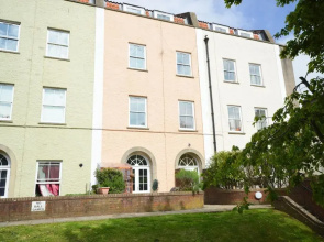 Bright and Cosy Studio Apartment in Stokes Croft