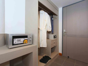 Pooh Beach Resort & Spa
