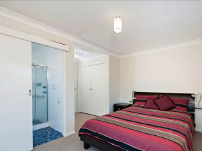Little Beach House, 8 Mistral Close