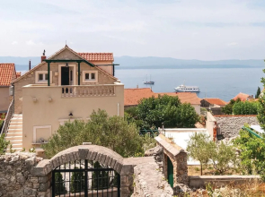 Nice Apartment in Bol With 2 Bedrooms and Wifi