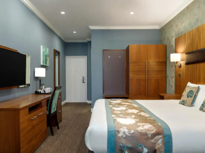 Ramada by Wyndham Cheltenham