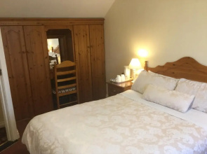 Fairlawns Bed & Breakfast