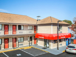 Red Carpet Inn Norwalk