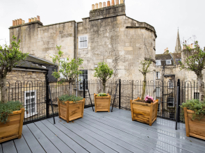 Spacious Georgian 3 Bedroom John Wood Townhouse