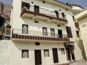 Bhavyam Heritage Guest House & Rooftop Restaurant