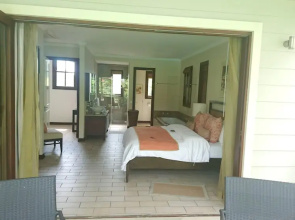 House With 3 Bedrooms in Mahé, With Wonderful sea View, Private Pool a