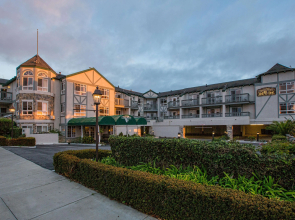 Ascot Suites
