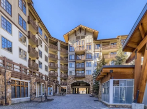 Passage Point 623 2 Bedroom Condo by RedAwning
