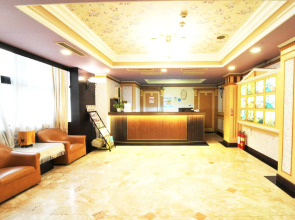 Lotus Yuan Business Hotel
