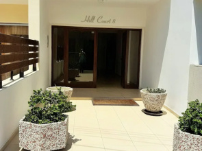 32 Hill Court