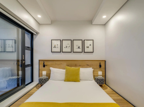 Conveniently Located Apartment in Green Point C on S