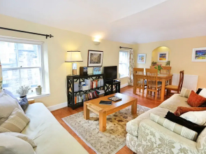 Wonderful Central Edinburgh Apartment