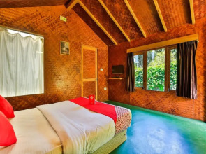 Vartys - The Hillside Huts