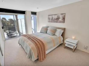 Gippsland Lakehouse