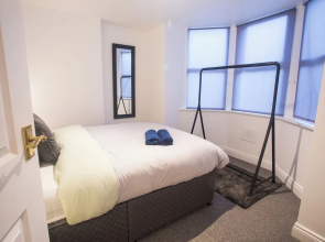 Short Stay Bristol - Warden Apartment