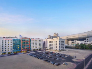 Hilton Garden Inn Dubai, Mall Avenue