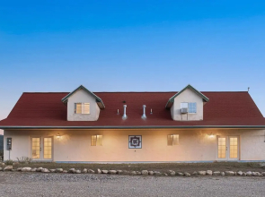 Artists Cottage at Wind Walker Homestead