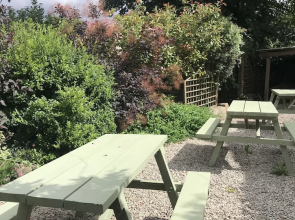 Drewe Arms Bunk Rooms & Church Cottage