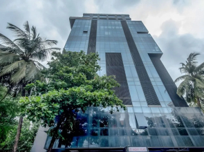 Oyo 7918 Home Apartment the Premium Services