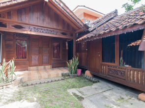 RedDoorz near Kampung Gajah 2