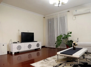 Beijing Sanlitun 2-Bedroom Spacious Apartment