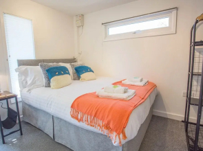 Snug with Views of the Chilterns