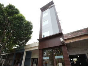 Oyo 18319 Hotel Boss