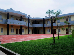 OYO 1927 The Village Syariah