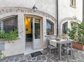 Sole Priscilla House- Terrace & parking