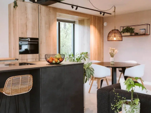 Atmospheric Luxury Sustainable Home With Spacious Garden